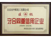 r001